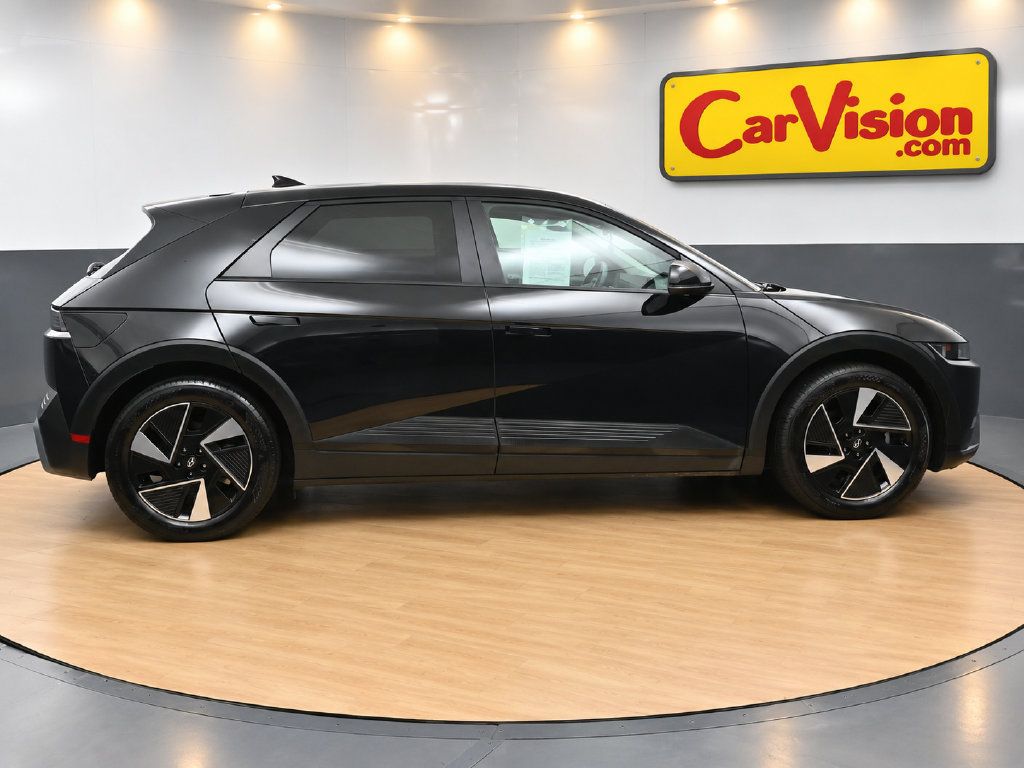 Used 2025 Hyundai Ioniq 5 SE RWD image 3