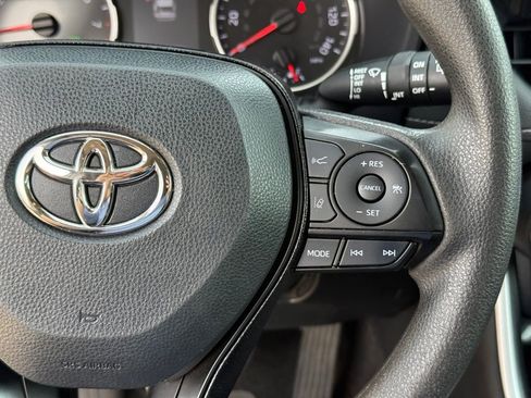 Used 2021 Toyota RAV4 XLE image 16