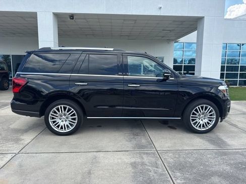 Used 2024 Ford Expedition Limited AWD/4WD image 8