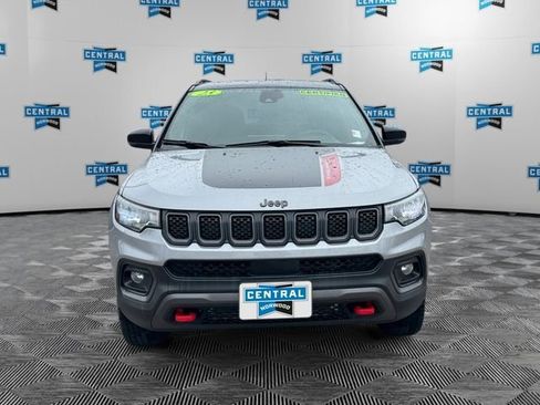 Used 2023 Jeep Compass Trailhawk w/ Sun and Sound Group AWD/4WD image 9
