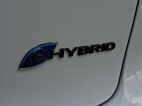 Used 2024 Chrysler Pacifica Limited FWD image 31