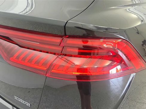 Used 2022 Audi Q8 Prestige AWD/4WD image 34