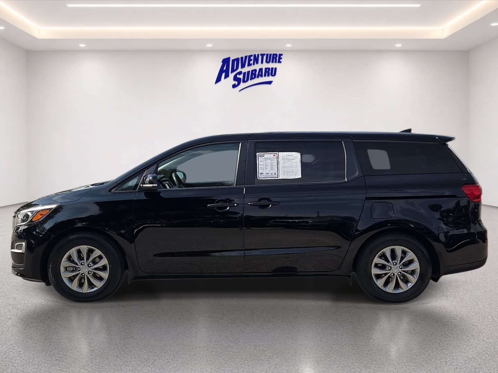 Used 2020 Kia Sedona LX FWD image 4