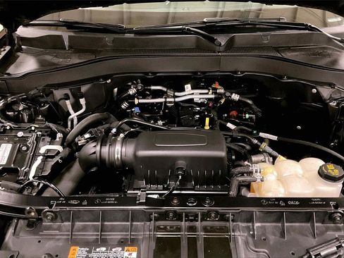 Certified 2023 Ford Explorer XLT w/ Equipment Group 202A image 10