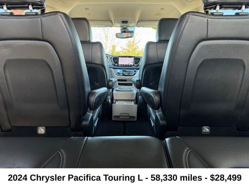 Used 2024 Chrysler Pacifica Touring-L image 34