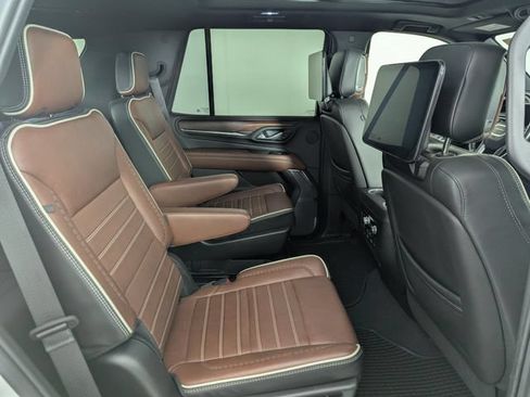Used 2023 GMC Yukon Denali Ultimate AWD/4WD image 27
