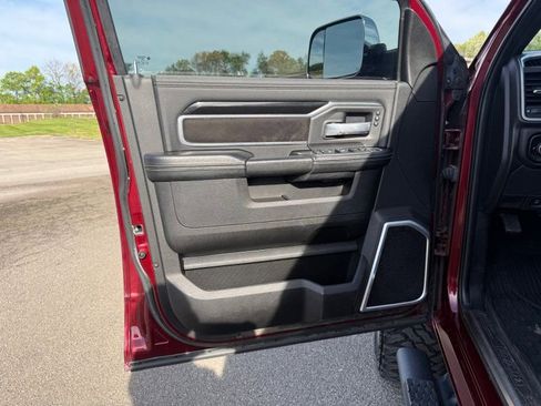 Used 2022 RAM 2500 Laramie AWD/4WD image 16