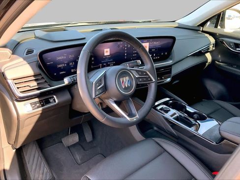 Certified 2025 Buick Envision Preferred AWD/4WD image 18
