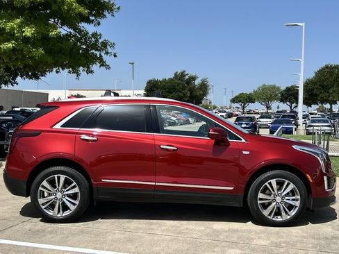 Used 2025 Cadillac XT5 Premium Luxury w/ Technology Package FWD image 3