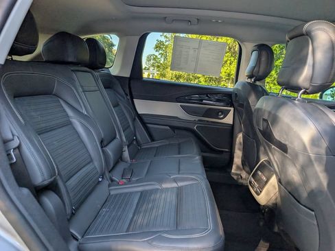 Used 2025 Lincoln Nautilus Reserve AWD/4WD image 19