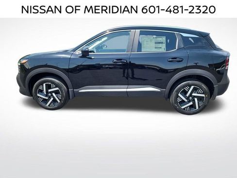 New 2026 Nissan Kicks SV w/ SV Premium Package FWD image 2