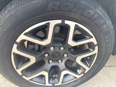 Used 2025 RAM 1500 Laramie AWD/4WD image 16