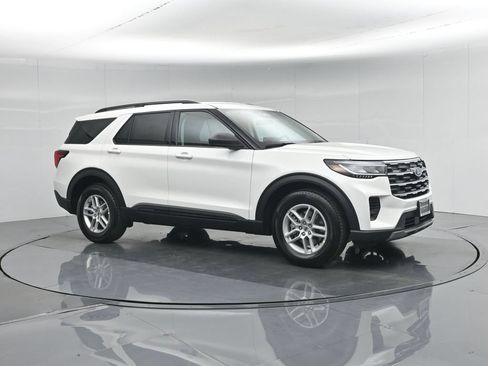 New 2026 Ford Explorer Active RWD image 25