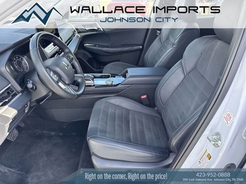 Used 2025 Mitsubishi Outlander AWD image 14