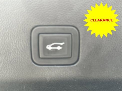 Used 2023 Chevrolet Suburban LT image 10