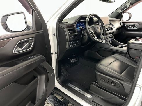 Certified 2024 Chevrolet Suburban Z71 w/ Luxury Package image 32