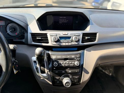 Used 2013 Honda Odyssey Touring Elite image 27