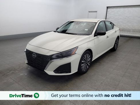 Used 2024 Nissan Altima 2.5 SV FWD image 1