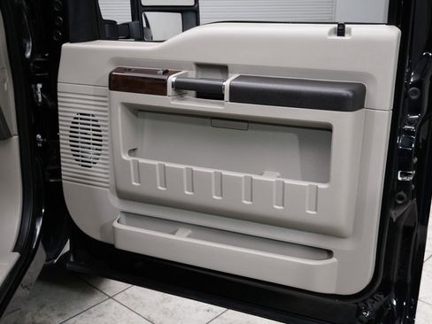 Used 2008 Ford F350 Lariat image 12