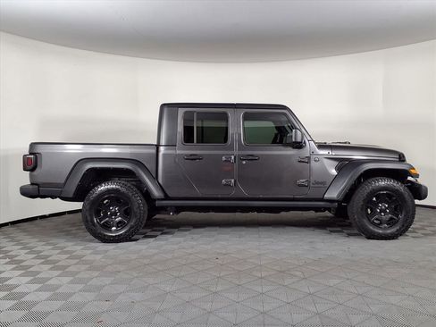 Used 2024 Jeep Gladiator Sport image 32