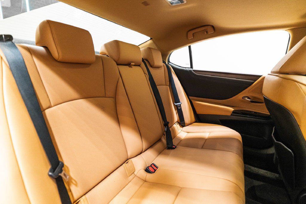 Used 2023 Lexus ES 350 w/ Premium Package FWD image 34