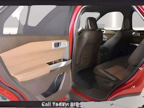 Used 2023 Ford Explorer King Ranch w/ Technology Package RWD image 31