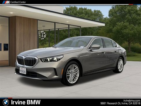 Used 2025 BMW 530i image 1