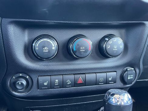 Used 2014 Jeep Wrangler Unlimited Sahara w/ Connectivity Group image 33