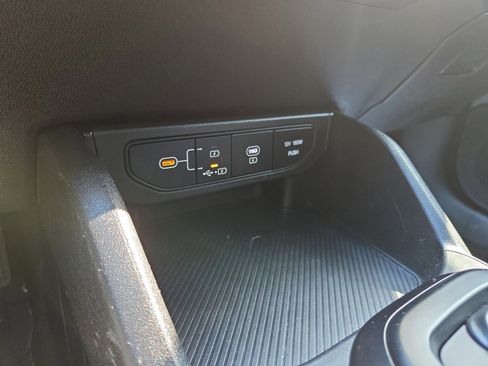 Used 2025 Kia K4 LXS FWD image 19