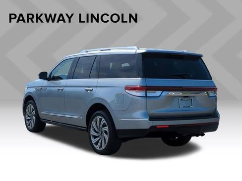 Certified 2024 Lincoln Navigator Reserve AWD/4WD image 7