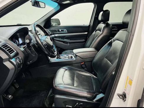 Used 2016 Ford Explorer Sport w/ Equipment Group 401A AWD/4WD image 3