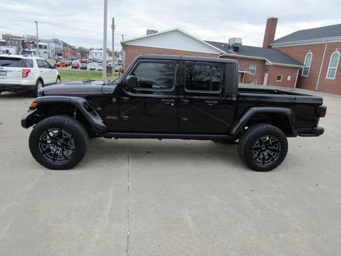 Used 2020 Jeep Gladiator Rubicon AWD/4WD image 6