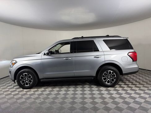 Used 2024 Ford Expedition XLT AWD/4WD image 10