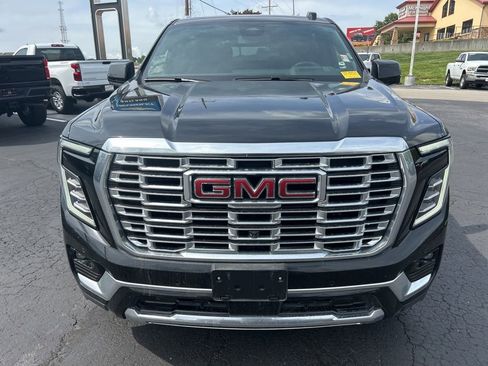 Used 2025 GMC Yukon XL Denali AWD/4WD image 2