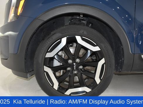 Used 2025 Kia Telluride S FWD image 6