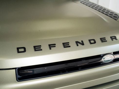 Used 2020 Land Rover Defender 110 SE AWD/4WD image 9