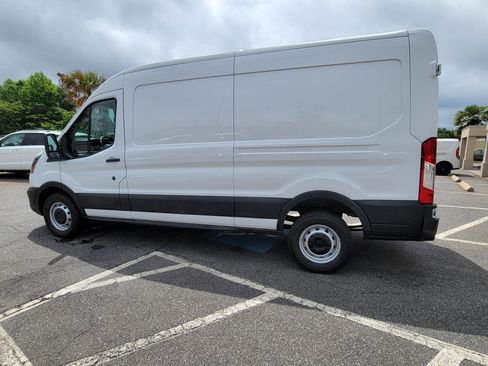 Used 2025 Ford Transit 250 148 Medium Roof RWD image 8