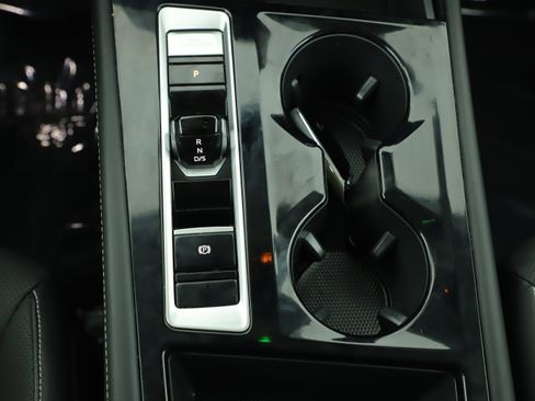 Used 2024 Volkswagen Atlas SE image 23