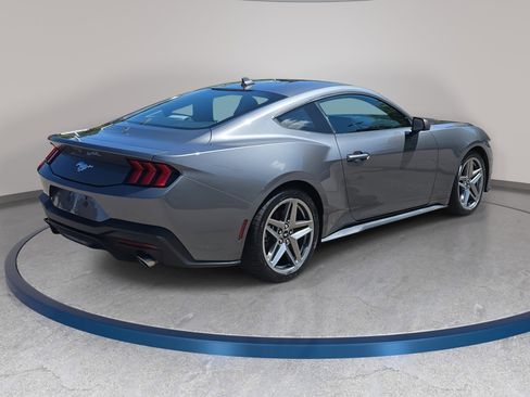 Used 2024 Ford Mustang Coupe RWD image 5
