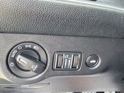 Used 2015 Dodge Challenger R/T Scat Pack w/ Leather Interior Group RWD image 15