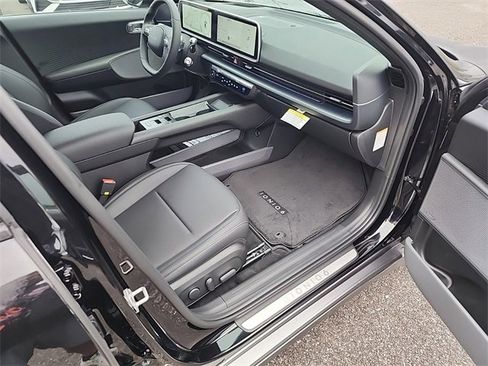 New 2025 Hyundai Ioniq 6 Limited image 10
