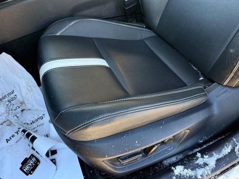 Used 2025 Toyota Camry SE image 17