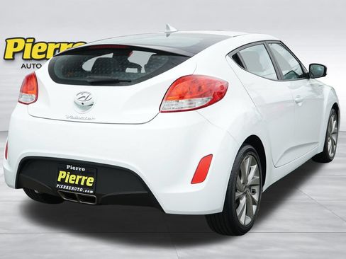 Used 2016 Hyundai Veloster FWD image 7