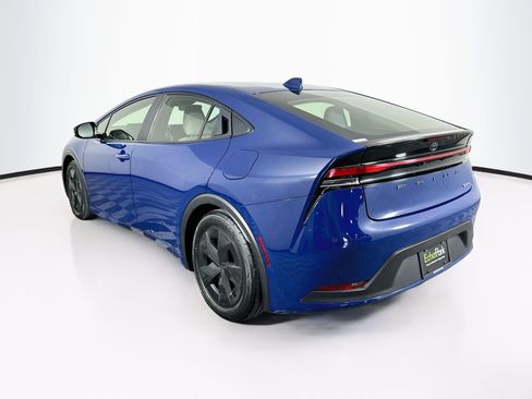 Used 2025 Toyota Prius LE FWD image 5