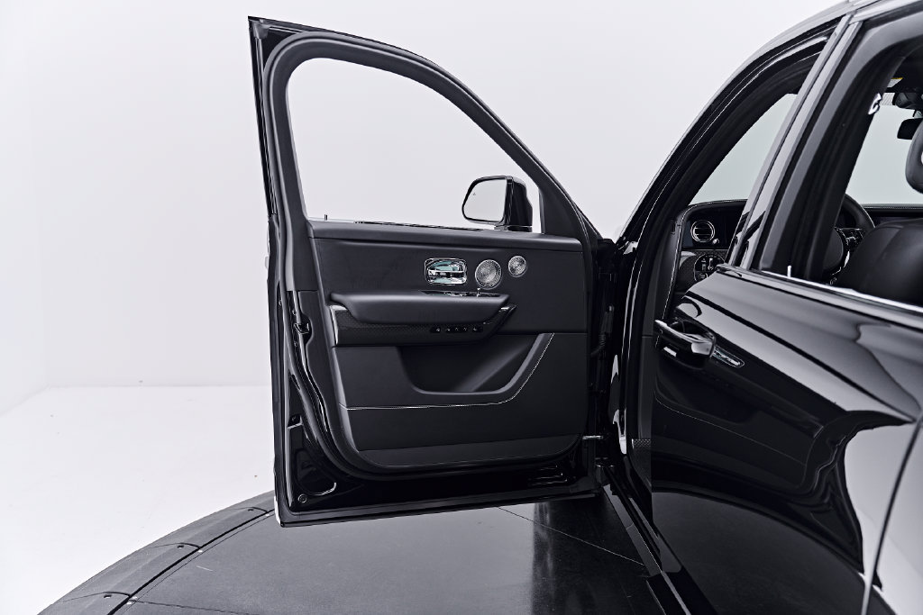 Used 2025 Rolls-Royce Cullinan Black Badge AWD/4WD image 41