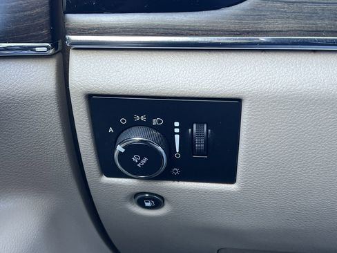 Used 2020 Jeep Grand Cherokee Overland image 23