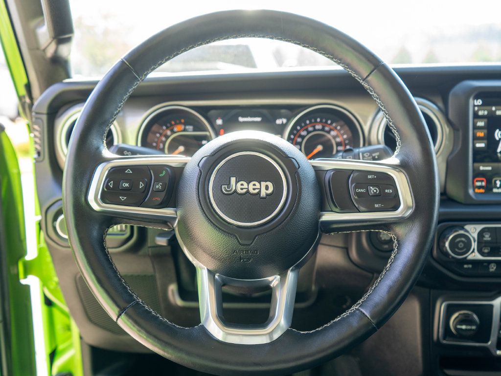 Used 2018 Jeep Wrangler Unlimited Sahara AWD/4WD image 14
