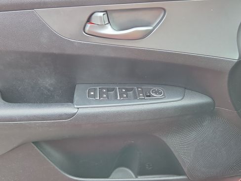 Used 2019 Kia Forte LXS FWD image 16