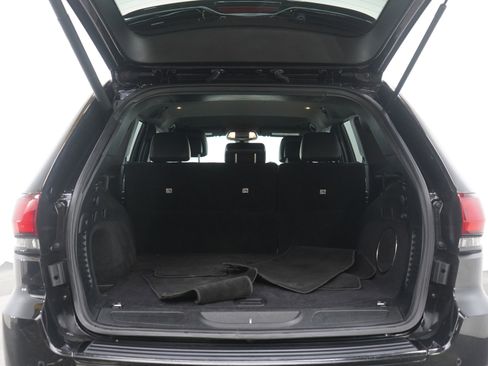 Used 2018 Jeep Grand Cherokee Altitude image 17