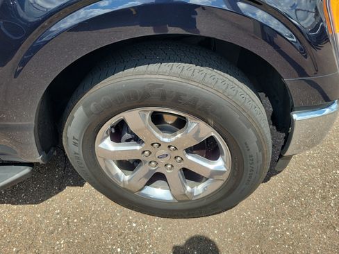 Used 2021 Ford F150 XLT w/ Equipment Group 302A High RWD image 3